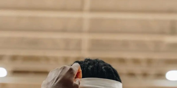 开云官网-保持健康！乔纳森-艾萨克Ins晒个人训练照与球迷分享