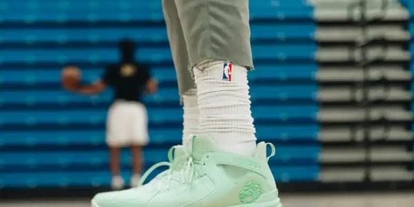 开云官网-保持健康！乔纳森-艾萨克Ins晒个人训练照与球迷分享